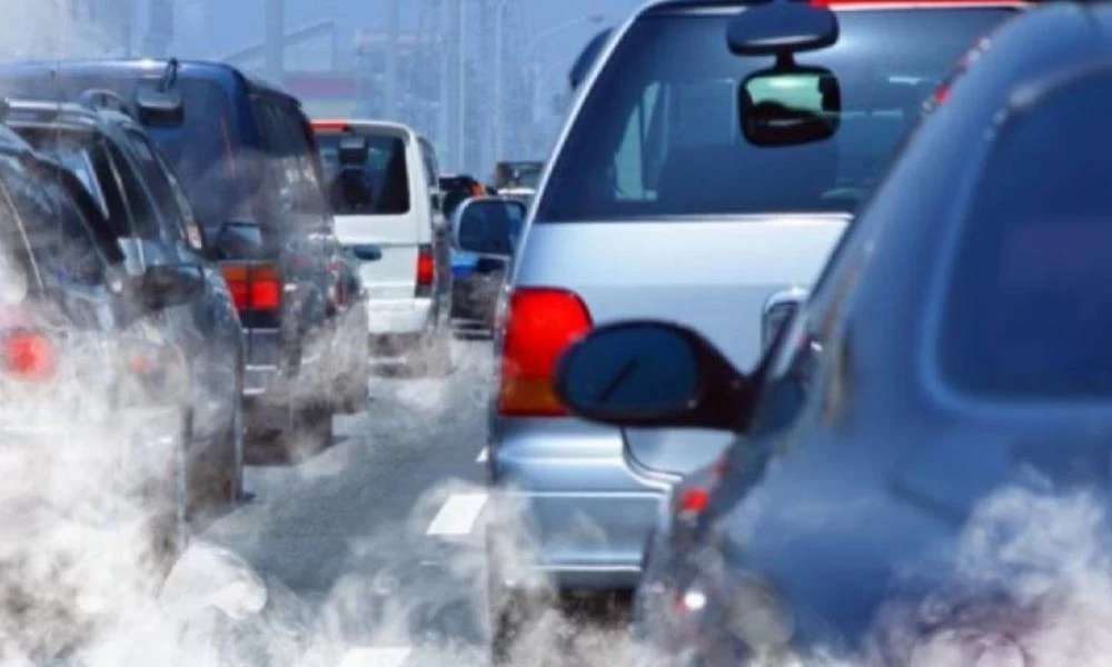 Ερευνα: Η ατμοσφαιρική ρύπανση αυξάνει τους θανάτους από κορονοϊό κατά 9%